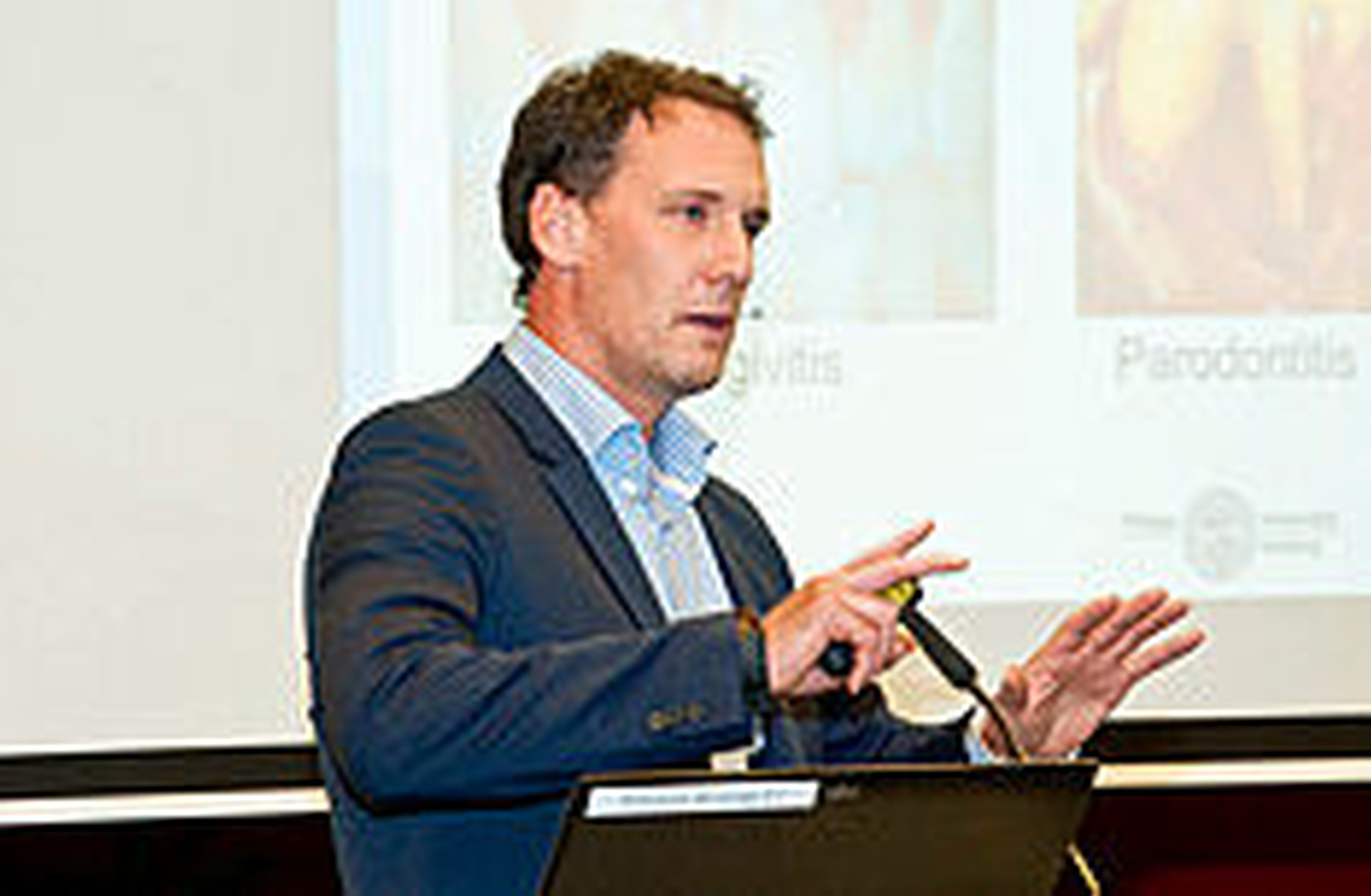 Prof. Dr. Thorsten M. Auschill |