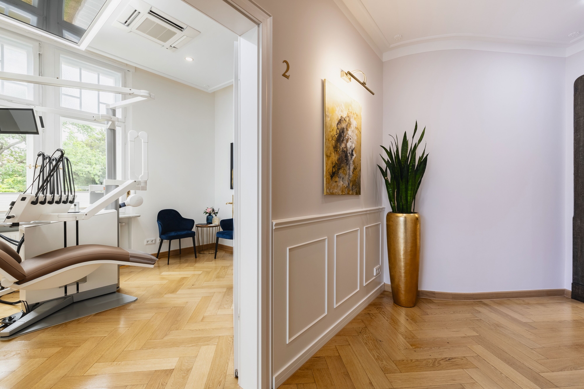 Behandlungsraum im Zahnatelier Radebeul.