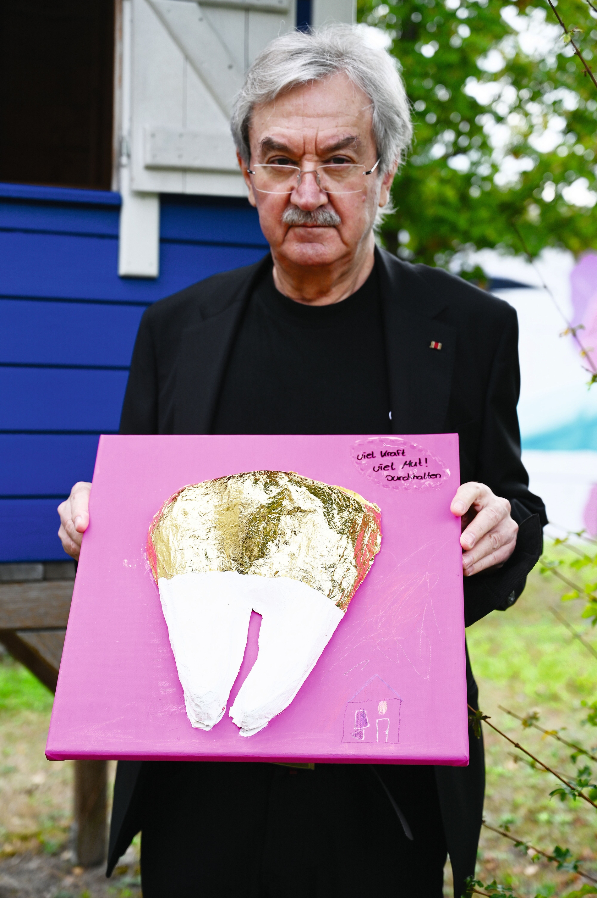 364218-flexible-1900.jpg Dr Gerhard Cube sammelte 3 Jahrzehnte Zahnaltgold als Spenden für krebskranke Kinder.