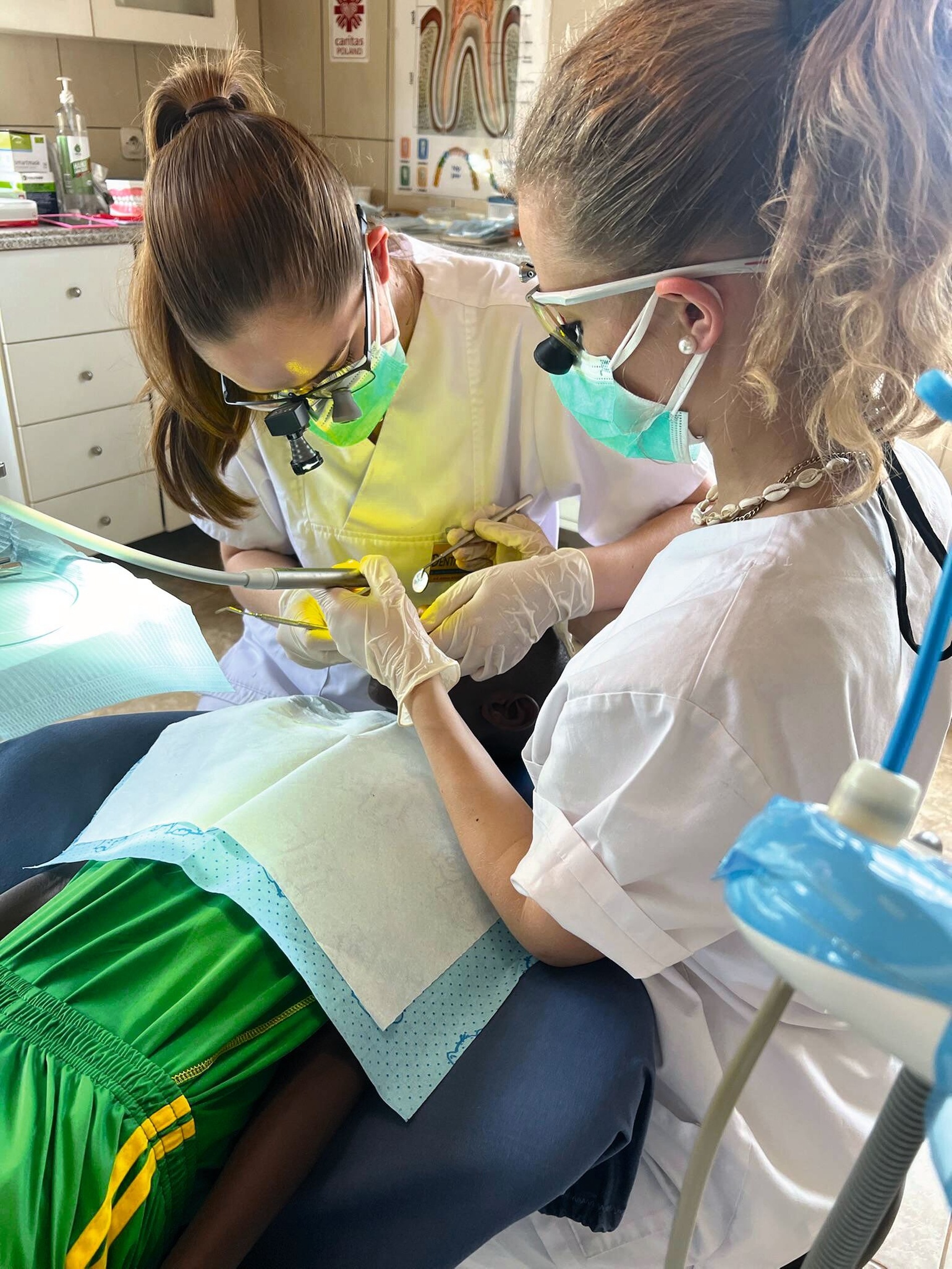Zahnärztlicher Arbeitseinsatz in Ruanda in Kooperation mit dem Verein DentalRoots e.V.