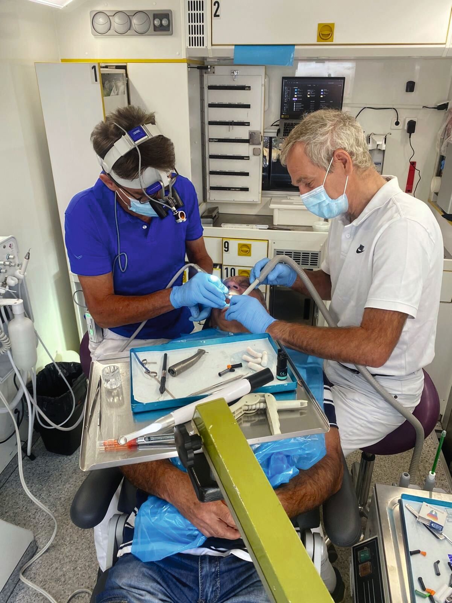 Dental EMT im Katastrophenschutz in Polens Überschwemmungsgebiet.