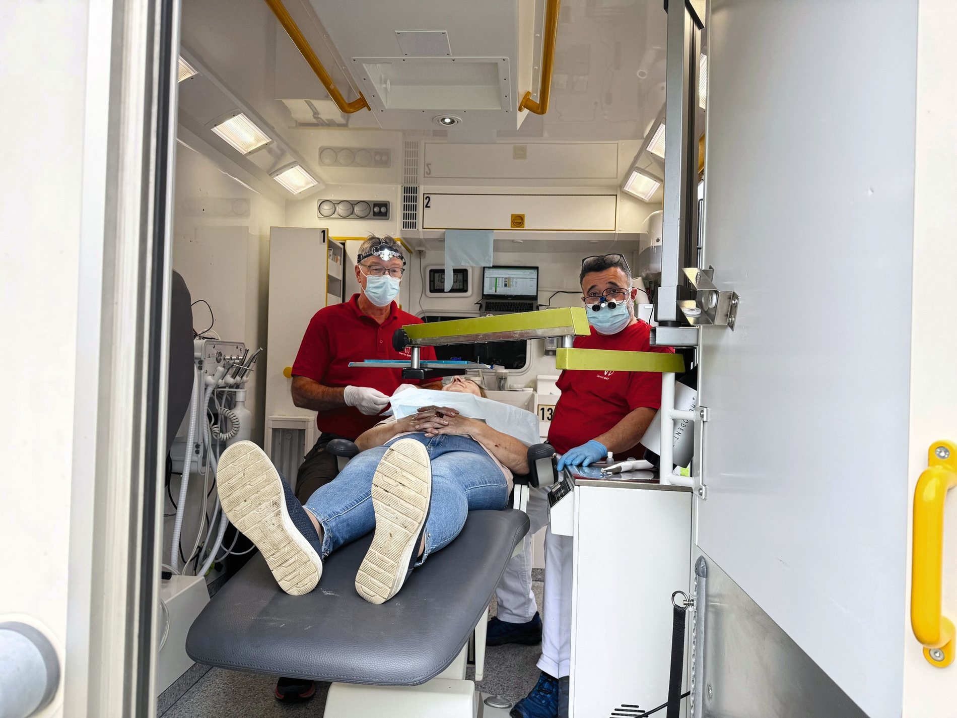 Dental EMT im Katastrophenschutz in Polens Überschwemmungsgebiet.