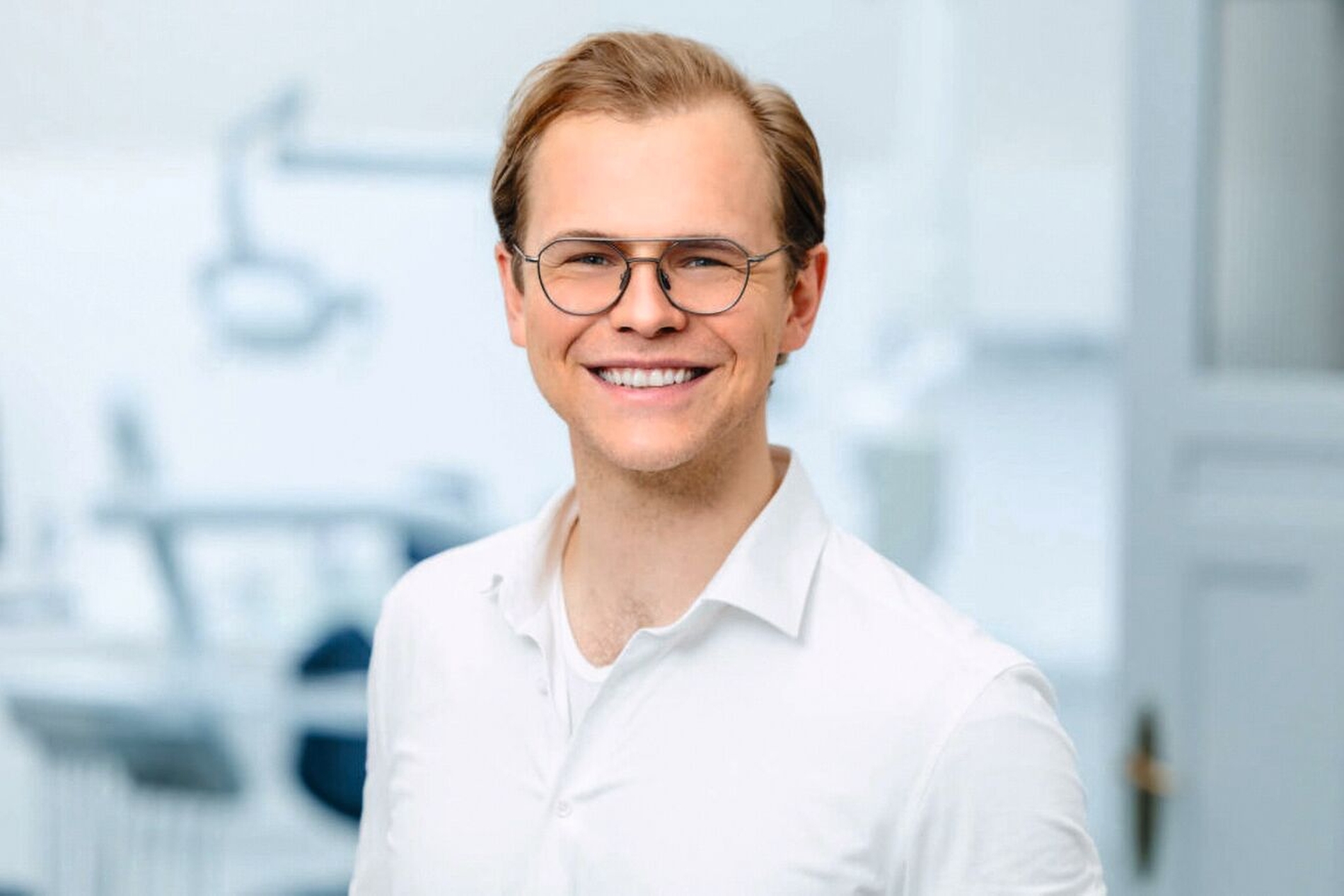 Zahnarzt Dr. med. dent. Ole Nowak aus Berlin.