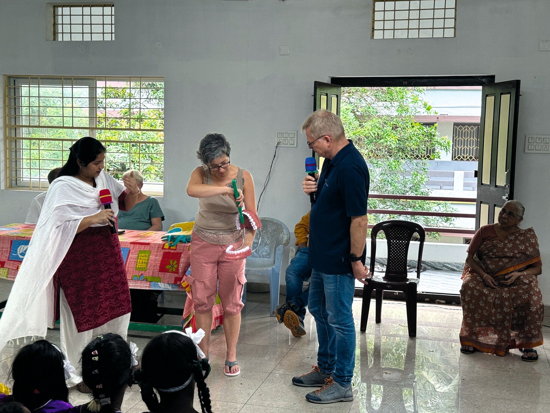 Gruppenprophylaxe im Projekt "Baustein Zukunft Indien".