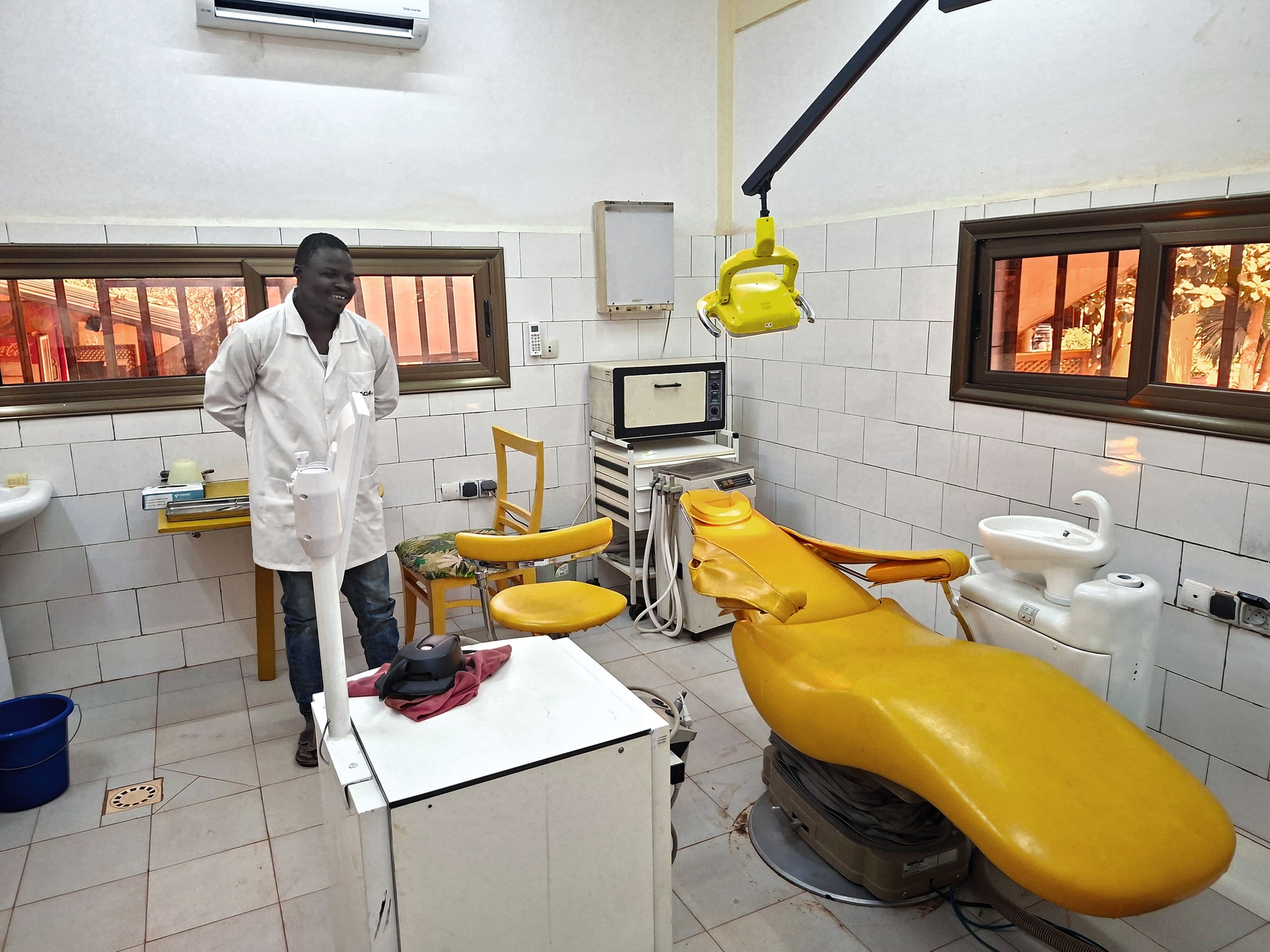 Zahnmedizinische Versorgung in Burkina Faso mit AMPO International e.V. Zahnmedizinische Versorgung in Burkina Faso mit AMPO International e.V.
