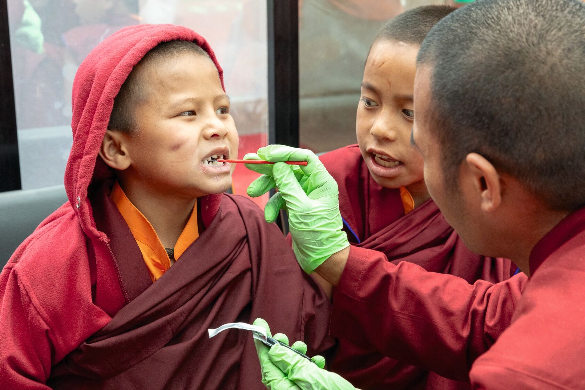 Im zahnmedizinischen Hilfseinsatz mit Global Dental Relief in Nepal. Im zahnmedizinischen Hilfseinsatz mit Global Dental Relief in Nepal.