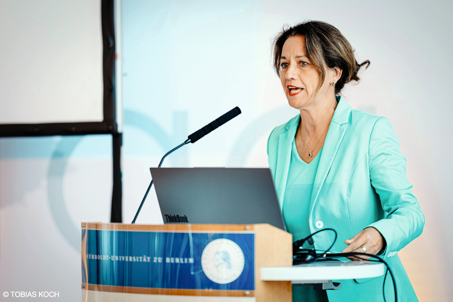 21. Europatag der Bundeszahnärztekammer am 08.07.26 in Berlin. BZÄK-Präsidentin Dr. Romy Ermler bei der Begrüßung 21. Europatag der Bundeszahnärztekammer am 08.07.26 in Berlin.