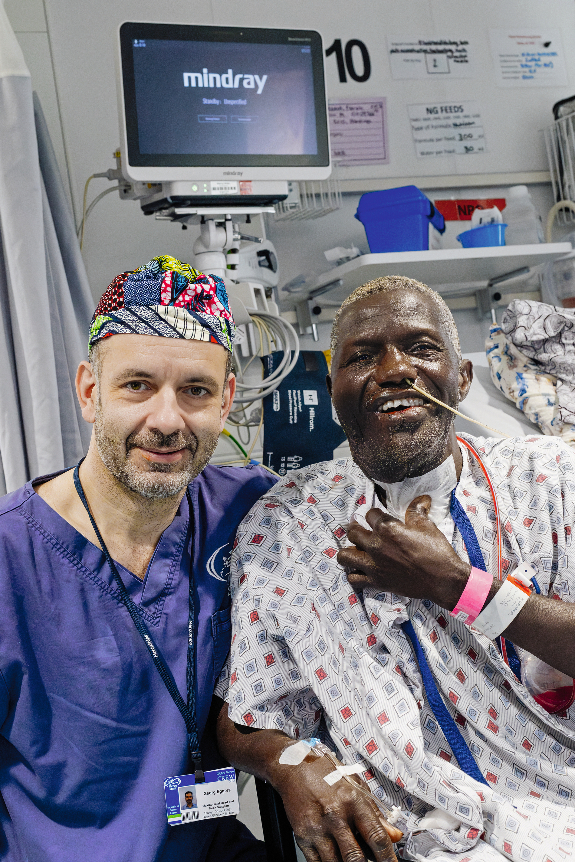Operation des Mund-Kiefer-Gesichts-Tumors bei Farah. Operation des Mund-Kiefer-Gesichts-Tumors bei Farah.