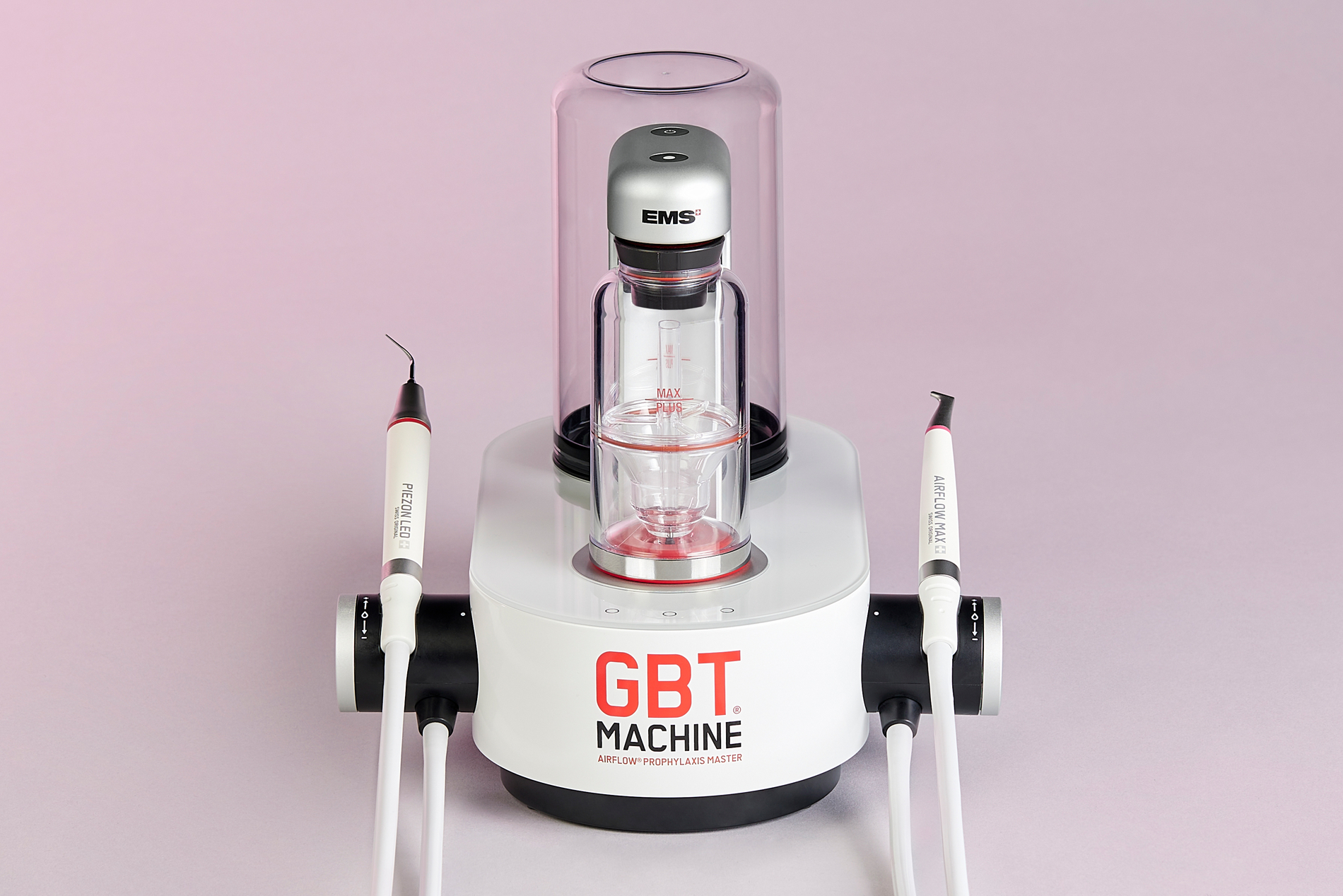 Die neue GBT Machine sorgt mit dem PIEZON PS NO PAIN MAX Modul erstmals für die automatische Erkennung der Zahnsteinhärte – und damit für eine noch schonendere Behandlung. Digitale Konnektivität verbessert außerdem weiter die Qualität und Wirtschaftlichkeit der Behandlung.