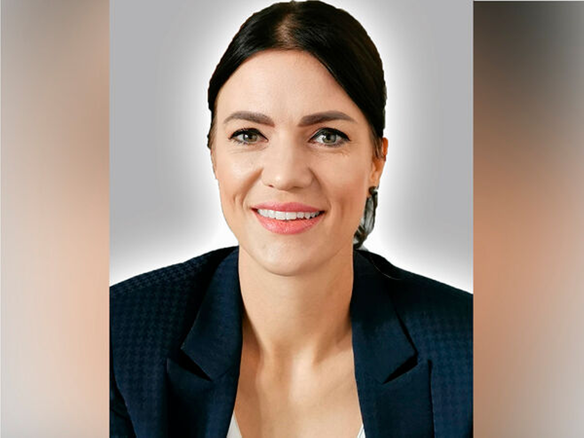 Stefanie_Tide_Portraet.jpg Stefanie_Tide_Portraet.jpg