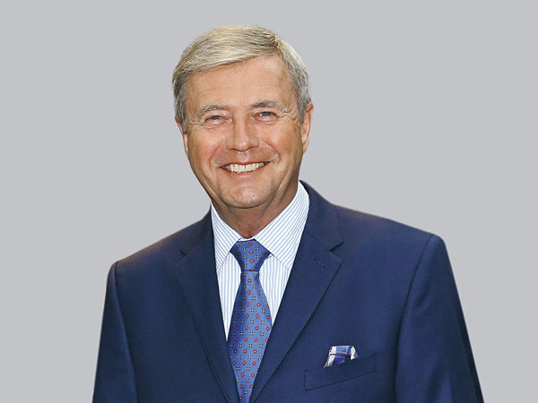 Esser_-Wolfgang_grau_KZBV_RET.jpg Esser_-Wolfgang_grau_KZBV_RET.jpg